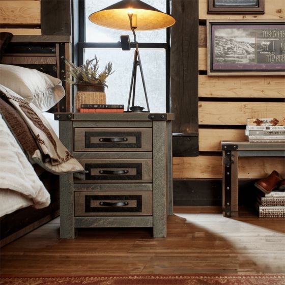 Heritage Pine 3 Drawer Nightstand