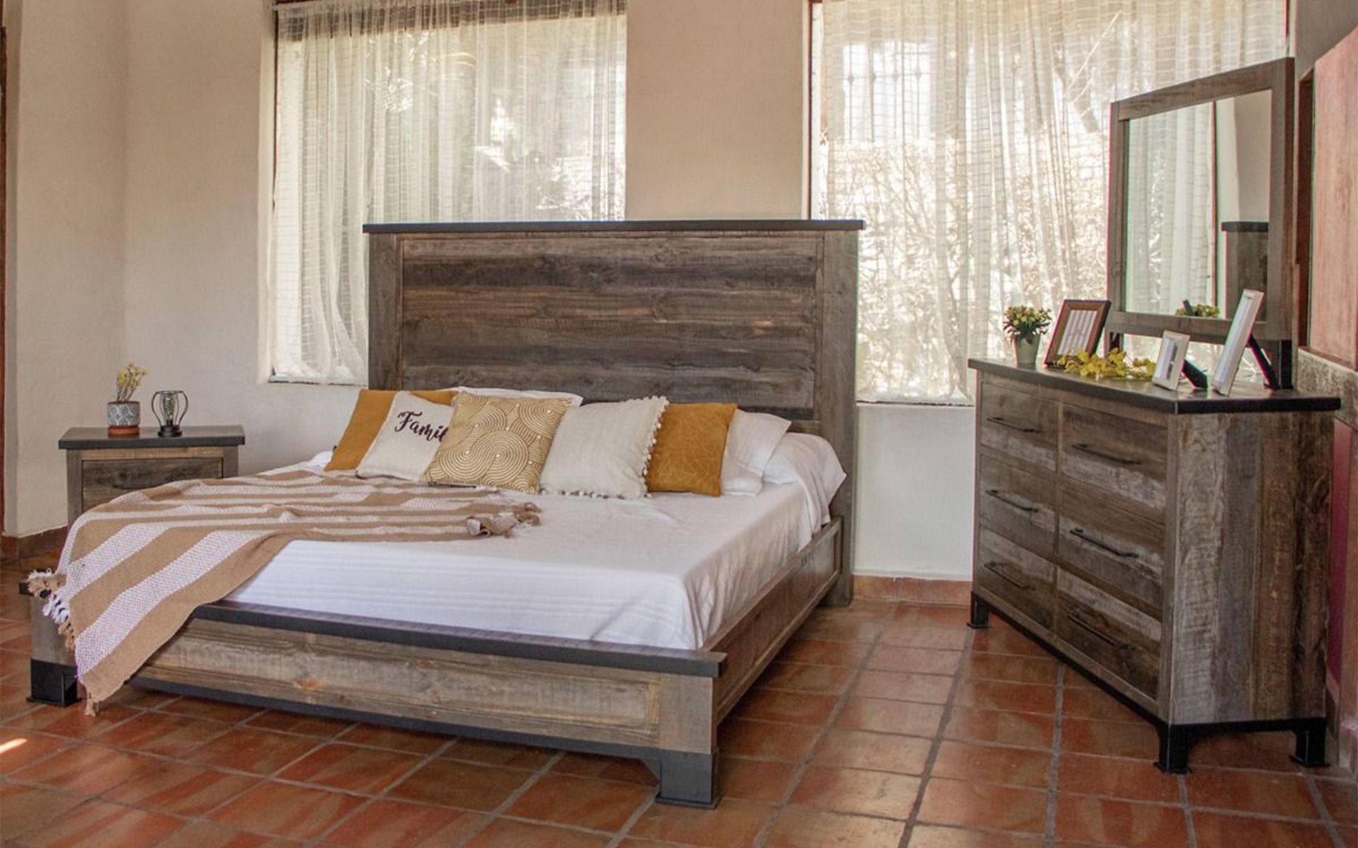 ANTIQUE GRAY 2 DRAWER BARNWOOD NIGHTSTAND