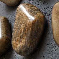 Pebbles Wood Walnut Decor