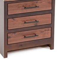 Disclaimer: The metal handles shown in this photo are the ones currently used. The wood handles displayed in earlier versions are no longer part of the design.