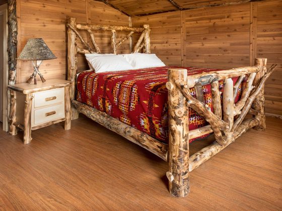 Light Aspen Broken Bow Log Bed