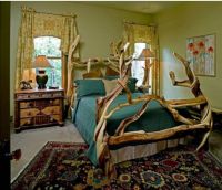 Twisted Trails Juniper Log Poster Bed