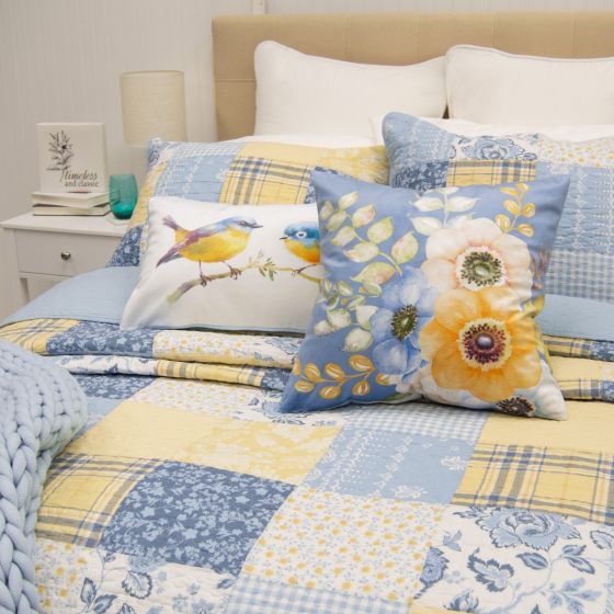 Spring Flowers Decorative Pillow Set